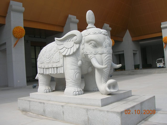 石雕大象施工